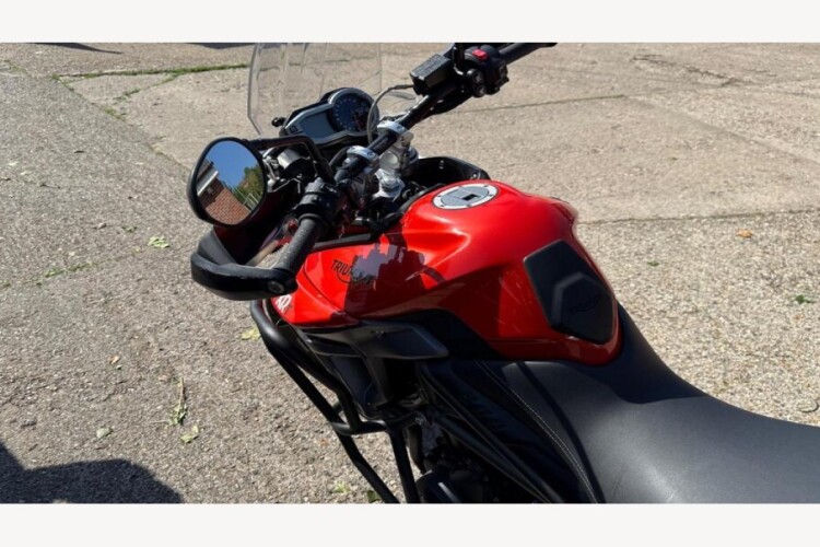 TRIUMPH TIGER 800 XRT