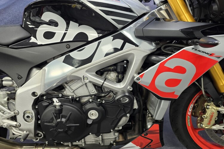 APRILIA TUONO 1100 V4
