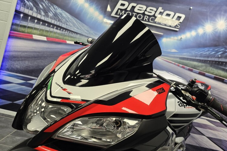 APRILIA TUONO 1100 V4