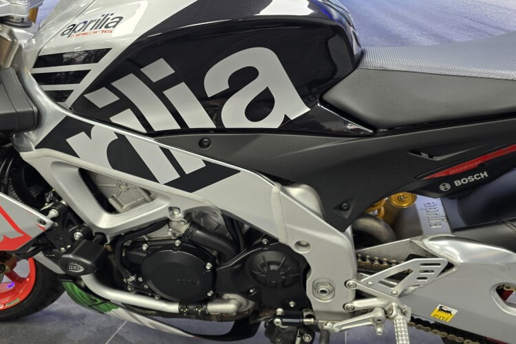 APRILIA TUONO 1100 V4