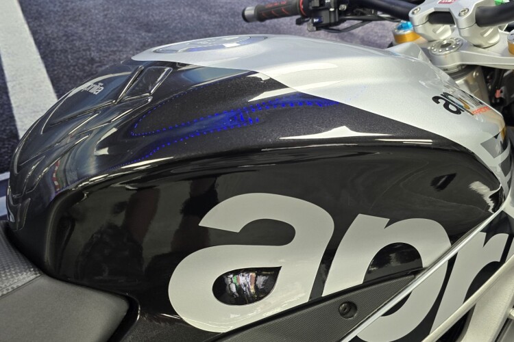 APRILIA TUONO 1100 V4