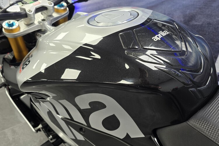 APRILIA TUONO 1100 V4