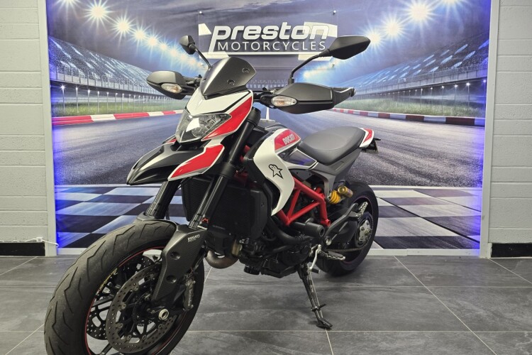 DUCATI HYPERMOTARD 821