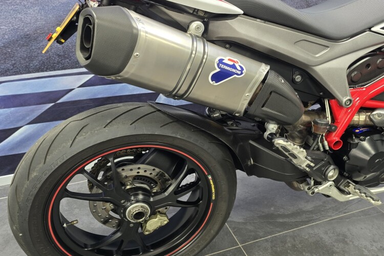 DUCATI HYPERMOTARD 821