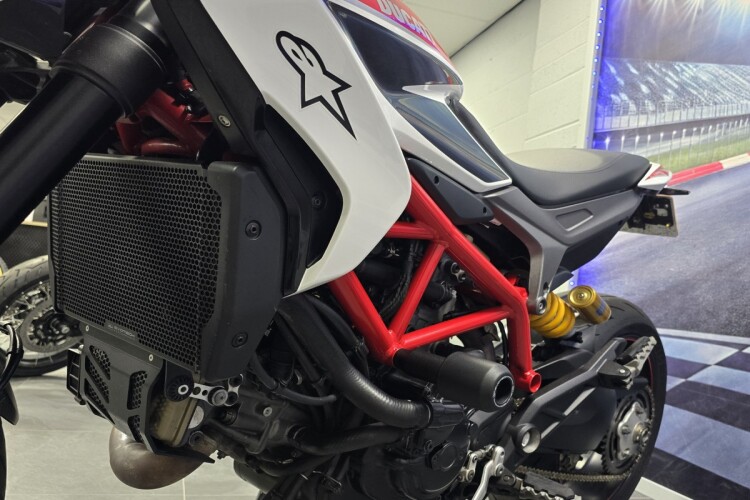 DUCATI HYPERMOTARD 821