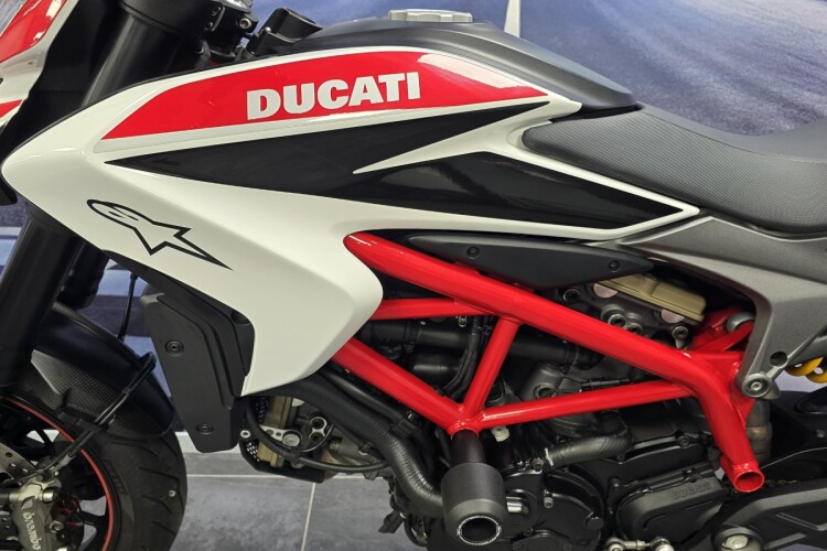 DUCATI HYPERMOTARD 821