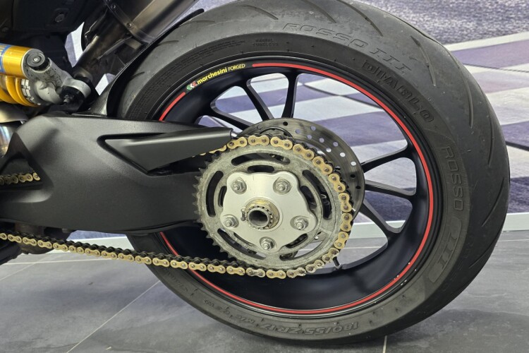 DUCATI HYPERMOTARD 821
