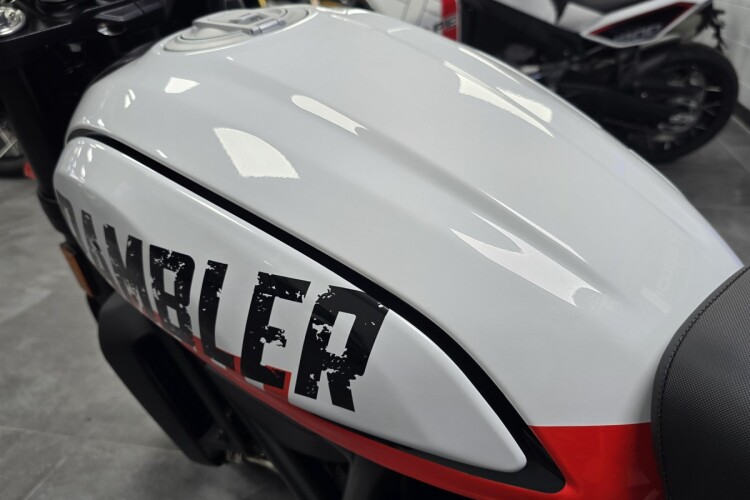 DUCATI SCRAMBLER 800