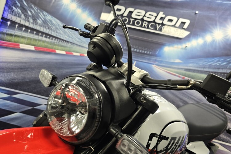 DUCATI SCRAMBLER 800