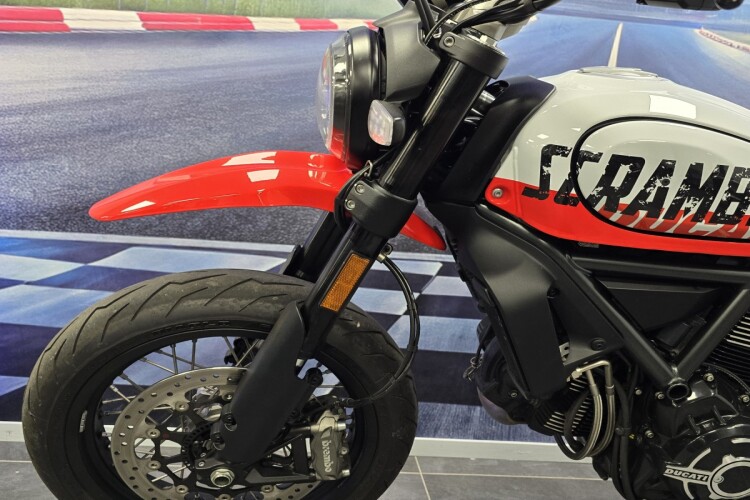DUCATI SCRAMBLER 800