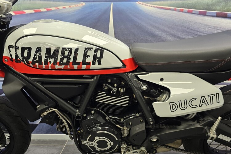 DUCATI SCRAMBLER 800