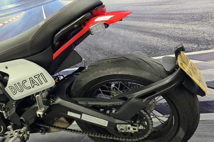 DUCATI SCRAMBLER 800