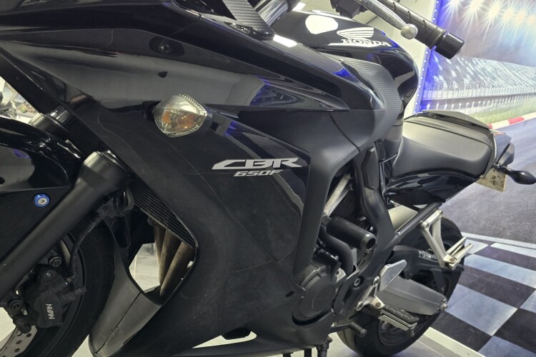 HONDA CBR650F