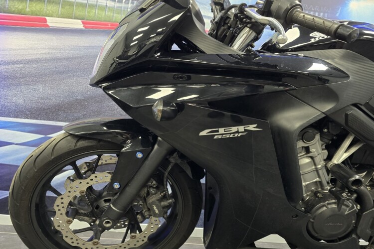 HONDA CBR650F