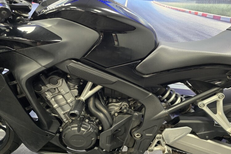 HONDA CBR650F