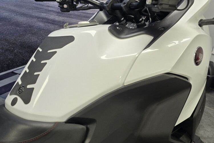 HONDA NT1100