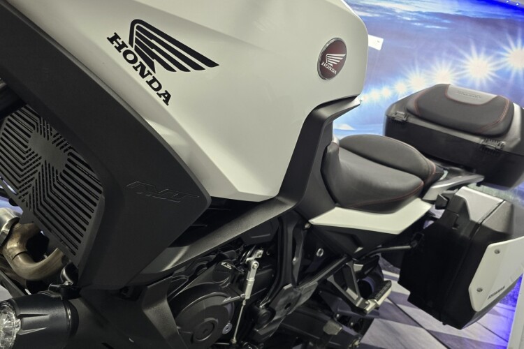 HONDA NT1100