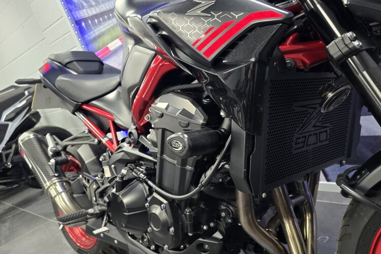 KAWASAKI Z900