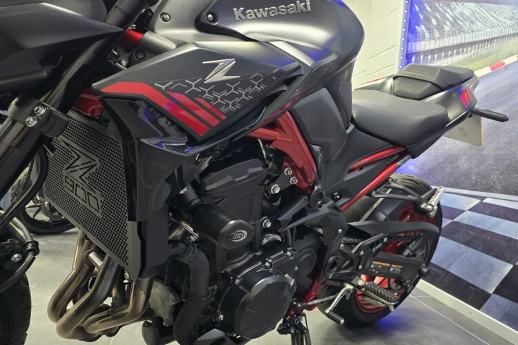 KAWASAKI Z900
