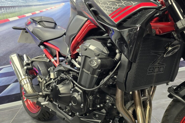 KAWASAKI Z900