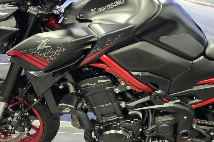 KAWASAKI Z900