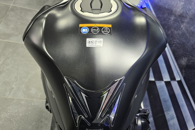 KAWASAKI Z900