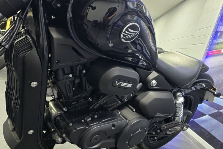 KEEWAY RKV 125