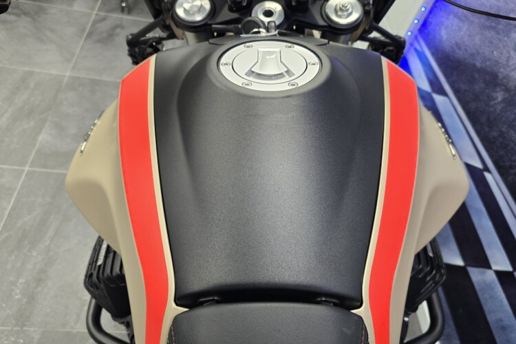MOTO GUZZI V85