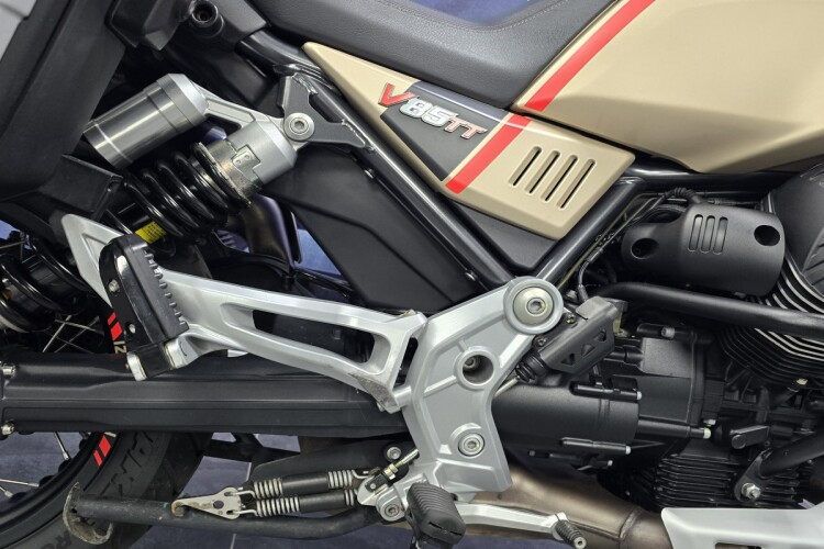 MOTO GUZZI V85