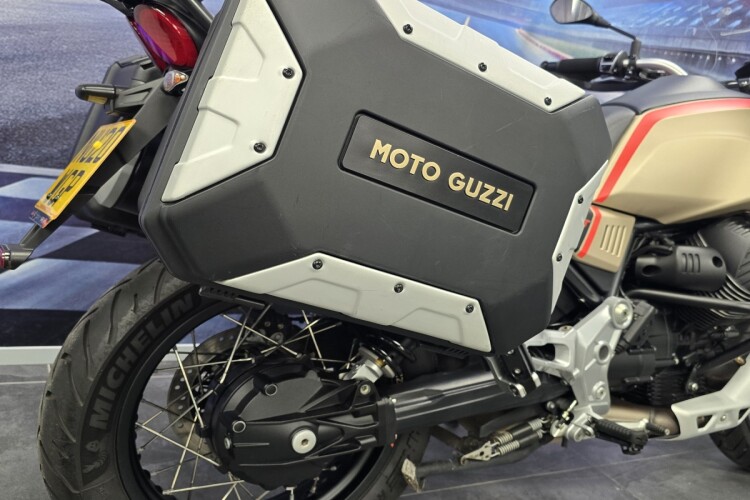 MOTO GUZZI V85