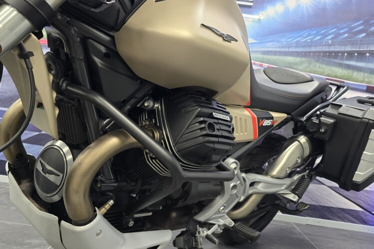 MOTO GUZZI V85