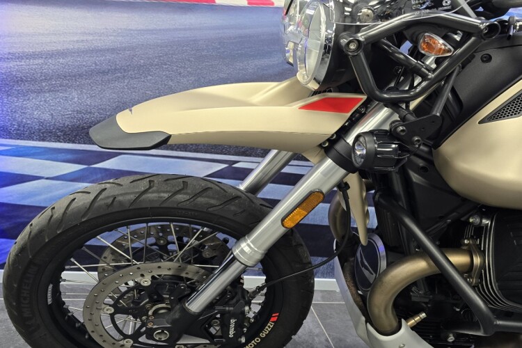 MOTO GUZZI V85