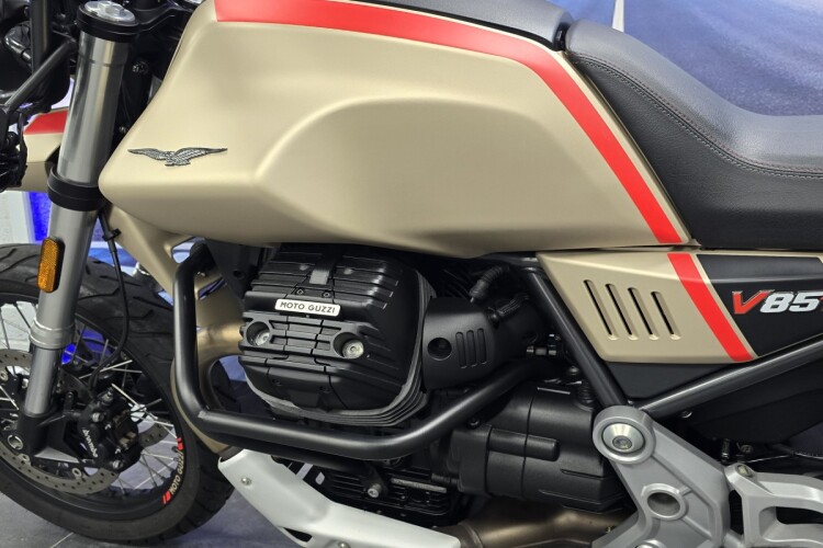 MOTO GUZZI V85