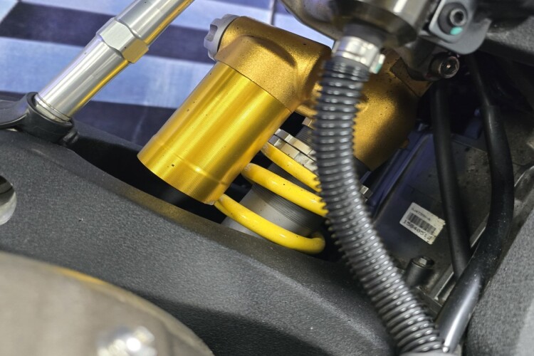 QJ MOTOR SRK 921 RR
