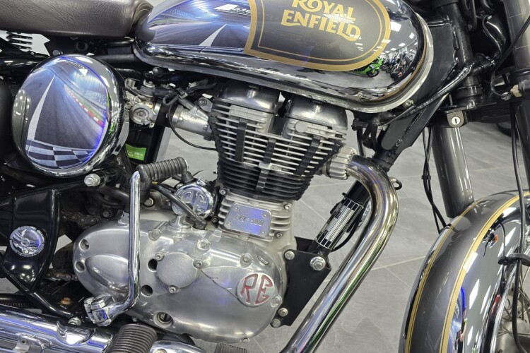 ROYAL ENFIELD CLASSIC CHROME