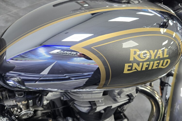 ROYAL ENFIELD CLASSIC CHROME