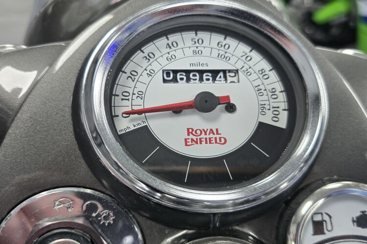 ROYAL ENFIELD CLASSIC CHROME