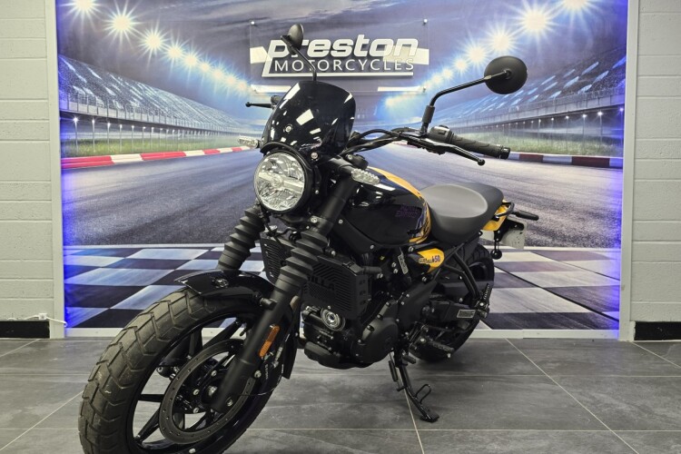 ROYAL ENFIELD GUERRILLA 450