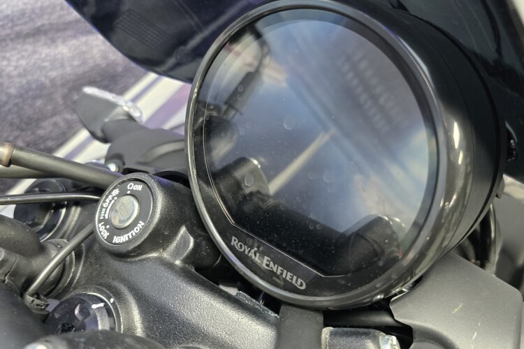 ROYAL ENFIELD GUERRILLA 450