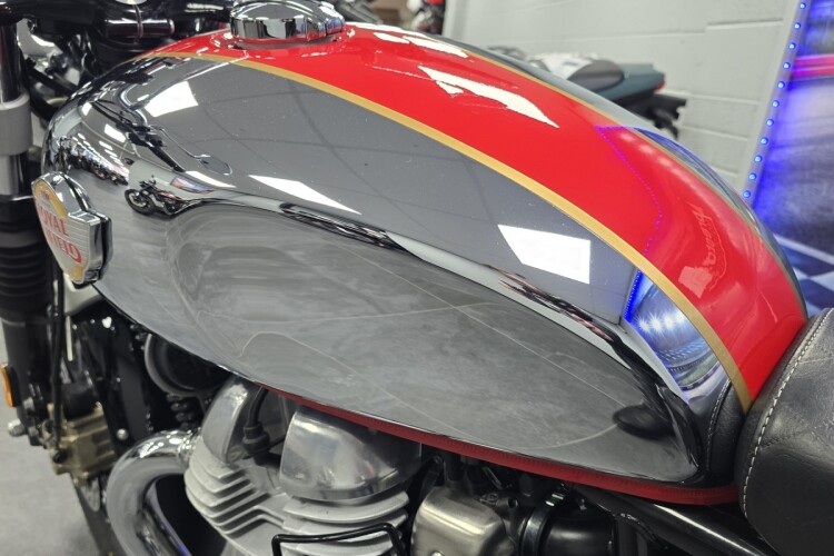 ROYAL ENFIELD INTERCEPTOR