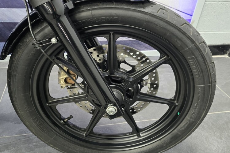 ROYAL ENFIELD INTERCEPTOR 650