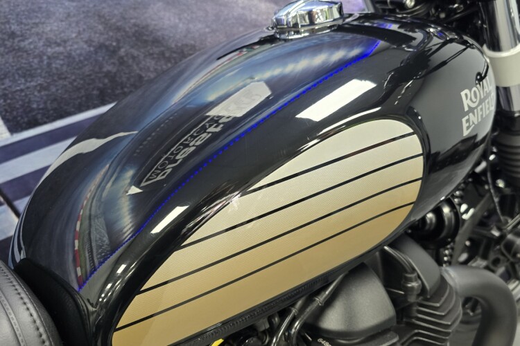 ROYAL ENFIELD INTERCEPTOR 650