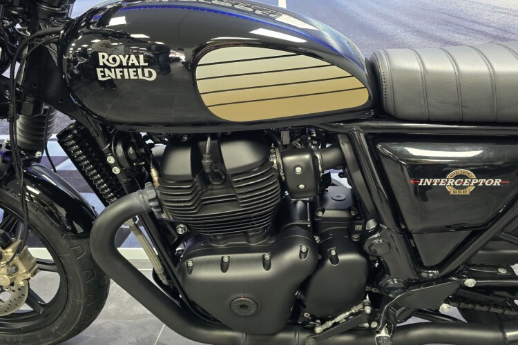 ROYAL ENFIELD INTERCEPTOR 650
