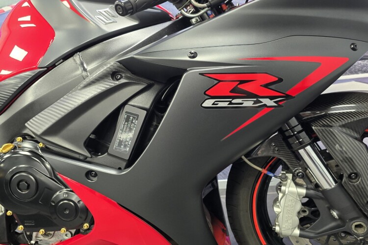SUZUKI GSX-R600