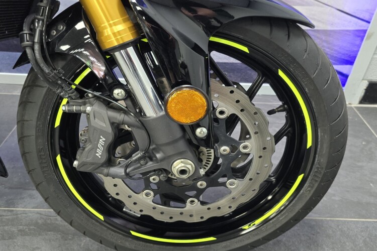 SUZUKI GSX-S750