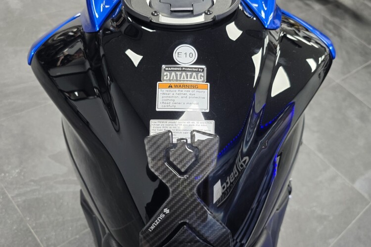 SUZUKI GSX-S750