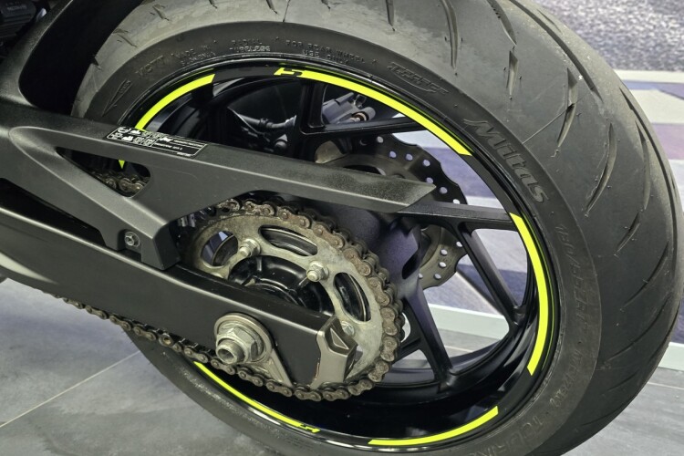 SUZUKI GSX-S750