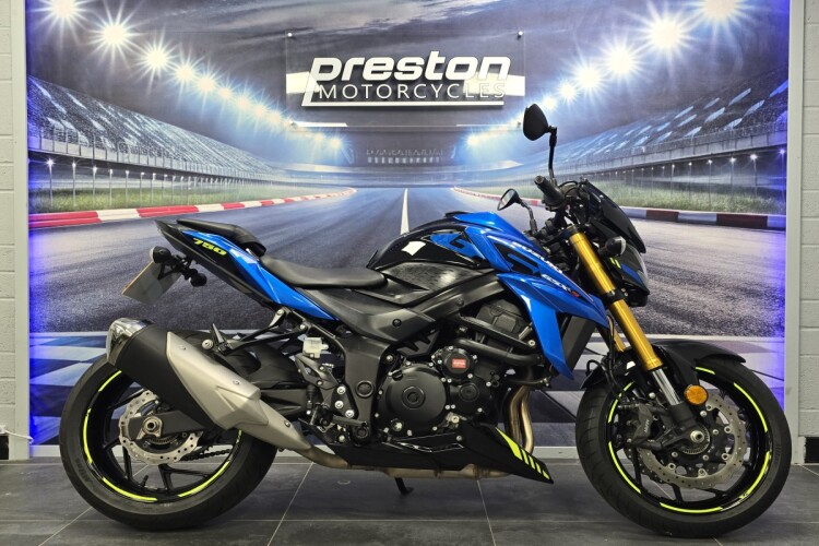 SUZUKI GSX-S750