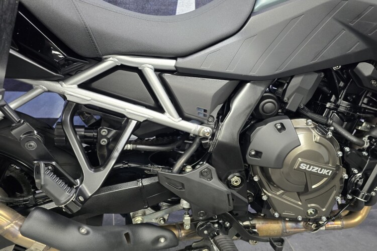 SUZUKI V-STROM 800