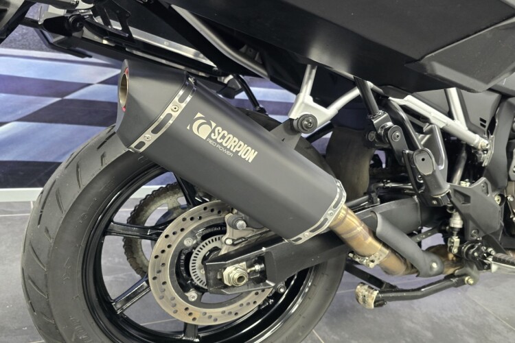 SUZUKI V-STROM 800